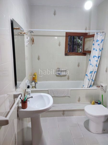 Foto ed6b028a-4209-46d7-a757-7255fe17980f. Masia a Arcos de la Frontera
