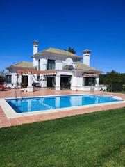 Xalet a Arcos de la Frontera. Villa indep. en venta en alrededores, 7 dormitorios.