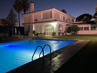 Chalet à Arcos de la Frontera. Chalet en venta en el santiscal, 6 dormitorios.