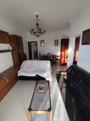 Etagenwohnung in Arcos de la Frontera. Piso en venta en las canteras, 3 dormitorios.