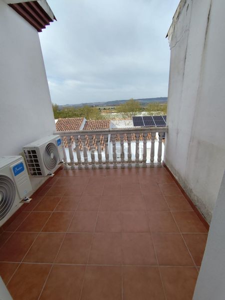 Foto c6851f63-c371-4163-8224-eb679b46984c. Casa adossada amb aparcament a Arcos de la Frontera