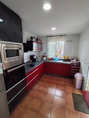 Semi detached house in Arcos de la Frontera. Adosado en venta en el portichuelo, 4 dormitorios.