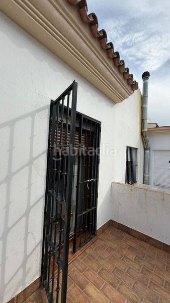 Foto a7e95b68-03ba-4e3c-8f95-60717d9f12a1. Casa adossada amb aparcament a Arcos de la Frontera