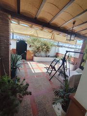 Maison jumelée à Arcos de la Frontera. Adosado en venta en el santiscal, 4 dormitorios.