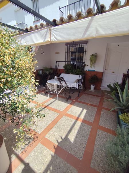 Foto b8723317-25a5-47a4-9fcd-02813c44b70f. Casa adossada amb aparcament a Arcos de la Frontera
