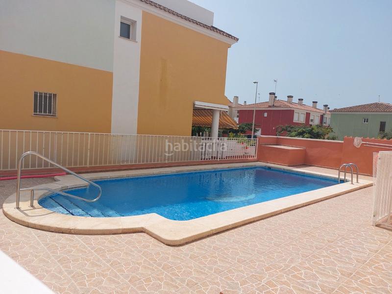 Foto 50f27417-5f3c-4f56-9fe8-ac514ab876c6. Casa adosada en avinguda científic avel·li corm 21 adosado esquinero de 5 dormitorios en cami la mar en Moncofa