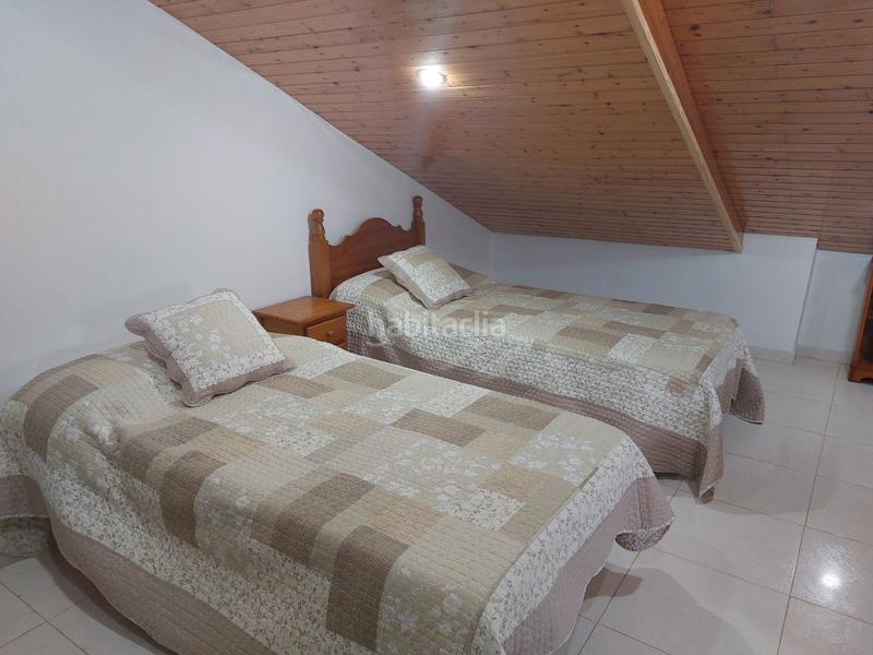 Foto 749f88ab-1886-4060-a196-d87bedecc941. Casa adosada en avinguda científic avel·li corm 21 adosado esquinero de 5 dormitorios en cami la mar en Moncofa