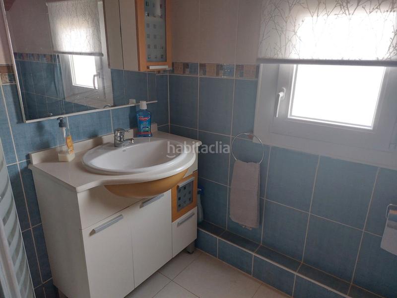 Foto 7e9cf345-a6b7-490b-91bb-f64e72e5da5d. Casa adosada en avinguda científic avel·li corm 21 adosado esquinero de 5 dormitorios en cami la mar en Moncofa