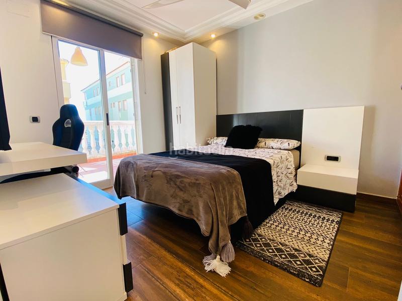 Foto 210f24c6-2346-41c0-bb58-618845d22e23. Casa adosada en carrer orpesa 98 ocasion. casa adosada esquinera en venta en la playa con 5 dormitorios en Moncofa