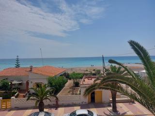 Apartament a Avinguda mare nostrum 61. Apartamento de 4 dormitorios en primera linea de la playa de mon