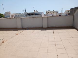Dachwohnung in Carrer santa pola 23. Atico cerca del mar, en la playa de moncofa de 2 dormitorios.
