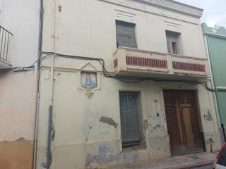 Maison en Carrer cova santa 8. Ocasion casa en moncofa semireformada