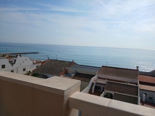 Appartement à Avinguda mare nostrum 207. Apartamento en venta en la playa de moncofa en primera linea de