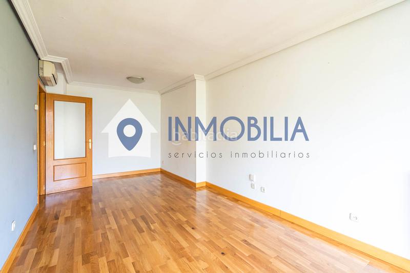 Foto 936e1f50-df1d-4a45-8aa9-4336da47da6a. Flat with heating pool in Corralejos-Campo de las Naciones Madrid