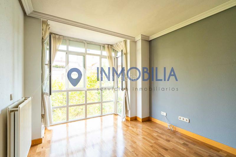 Foto c6bc04fe-df07-46e2-9678-a9c0d88a060b. Flat with heating pool in Corralejos-Campo de las Naciones Madrid