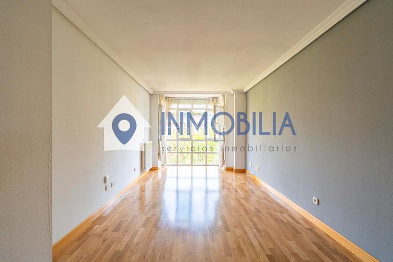 Foto d9f8d1f1-b253-43f7-b7a6-77baa49c0313. Flat with heating pool in Corralejos-Campo de las Naciones Madrid