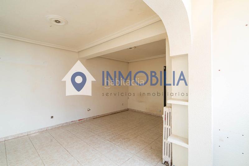 Foto d5bdb828-327f-4bb3-b4f8-c2414a1601af. Piso en Salvador Madrid