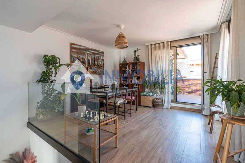 Foto 405c0c6e-cd51-4b12-857a-4e3a7cd38a25. Attique avec chauffage piscine dans Media Legua Madrid