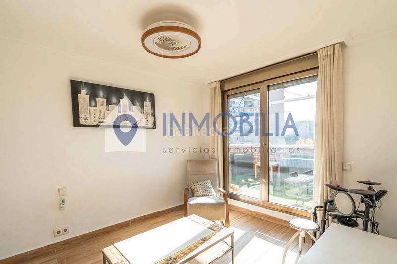 Foto 3c359cbb-b99d-4dce-ac2f-8a187aaa967f. Dachwohnung mit heizung pool in Media Legua Madrid