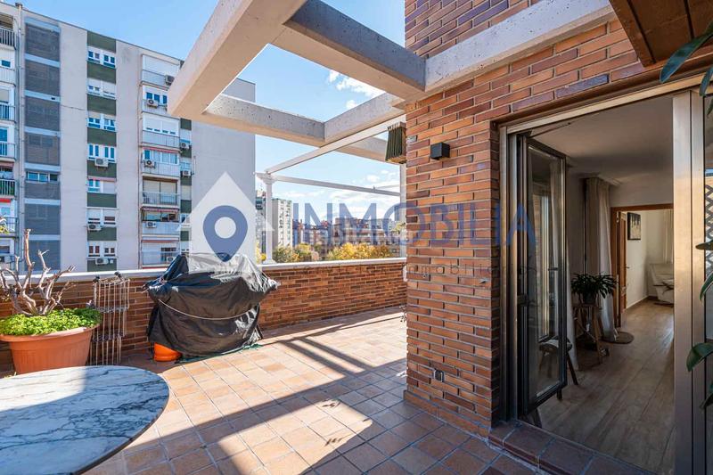 Foto 3c74fdd6-2bf8-4d36-acaa-72f878cb0ea7. Dachwohnung mit heizung pool in Media Legua Madrid