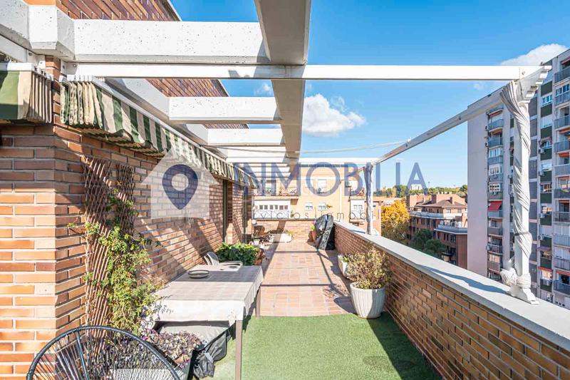 Foto 65ea42cc-e2ee-49a0-b563-83687355122a. Dachwohnung mit heizung pool in Media Legua Madrid