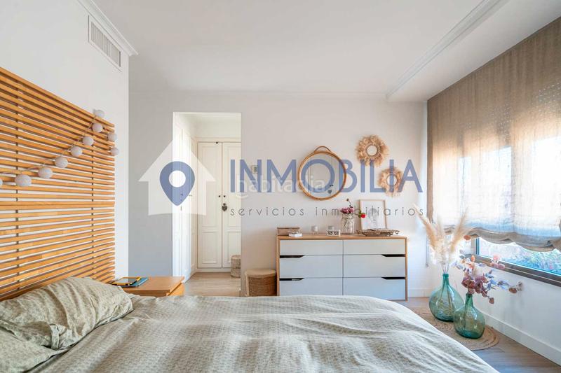 Foto 83510eef-f665-4b7b-8687-b986b7a01d66. Dachwohnung mit heizung pool in Media Legua Madrid