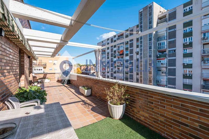 Foto 9caec9e5-41e8-458b-811e-57f5ea5559f9. Dachwohnung mit heizung pool in Media Legua Madrid