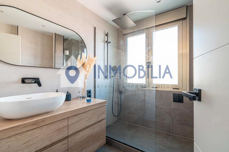 Foto e2583dba-ab79-41c7-832b-301dcfcb85ae. Dachwohnung mit heizung pool in Media Legua Madrid