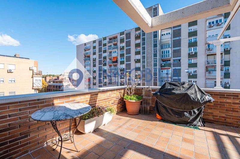 Foto f03b8457-9c35-4eff-92bb-7c1293375127. Dachwohnung mit heizung pool in Media Legua Madrid