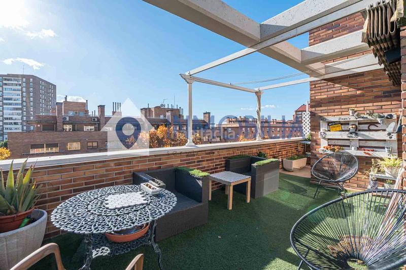 Foto fd2c121e-f5c2-45dc-b2dd-3b9950321d45. Dachwohnung mit heizung pool in Media Legua Madrid