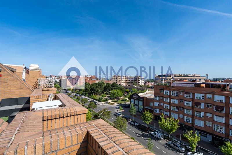 Foto cb383916-64a5-4f9b-82b3-9719252da9f5. Àtic amb calefacció piscina a Conde Orgaz - Piovera Madrid