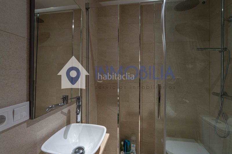 Foto c6bd3244-04de-46ca-8197-28830b57b02e. Pis amb calefacció aparcament piscina a Mirasierra Madrid
