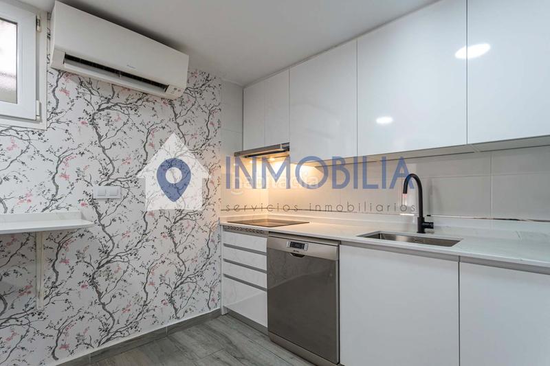 Foto 981f8763-b083-44e0-95f2-915c2bd1d2ed. Dúplex en Cuatro Caminos - Azca Madrid