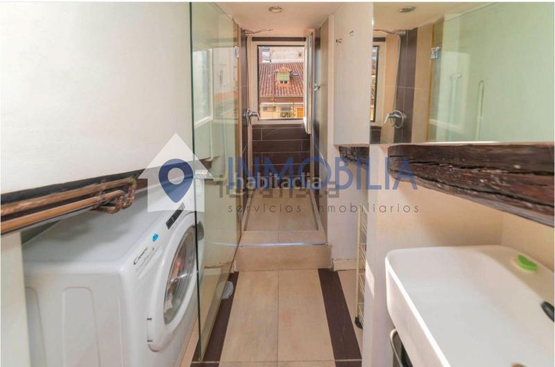 Foto cdf6fb63-1c3a-4614-a1de-cf7b0e2edaa2. Piso en Embajadores-Lavapiés Madrid