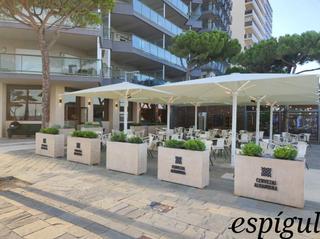 Traspàs Local Comercial  Passeig marítim. Traspaso de restaurante en primera línea de mar en platja daro