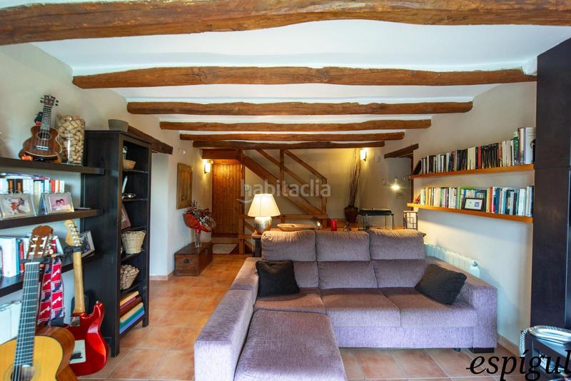 Foto 580a2b46-7405-41ae-87e1-78bf453b8b5b. Casa amb calefacció aparcament a Palol de Revardit