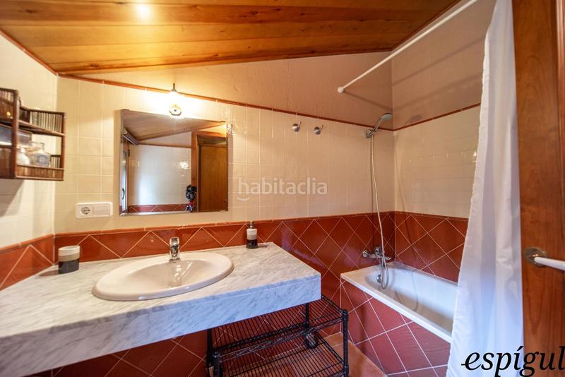 Foto ba14218d-19a9-4e1e-901e-1153a6e61dc4. Casa amb calefacció aparcament a Palol de Revardit