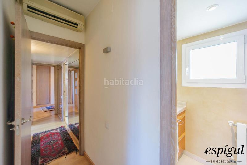 Foto 5c7538fb-7d24-497e-8f00-3cdaf7b37f57. Piso excepcional piso en plaza marquès de camps en Girona