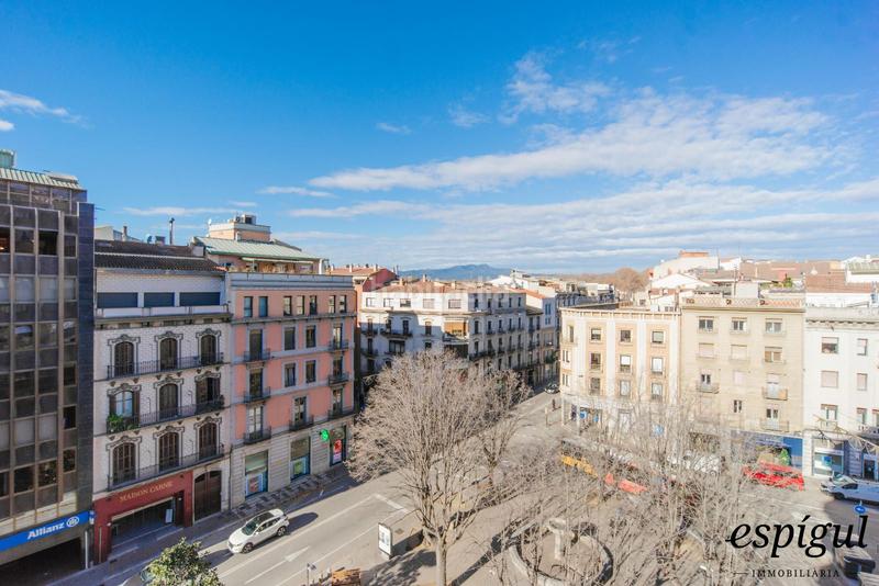 Foto b757dd9d-b60b-4c83-a4e8-0486107831ce. Piso excepcional piso en plaza marquès de camps en Girona