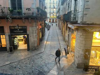 Pis  Cort reial. Encantador piso en el corazón del barri vell de girona