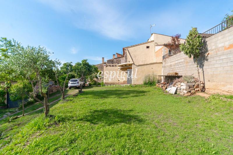 Foto 0f6fd314-ebb0-462e-9d0f-fe09d58d13f7. Semi detached house with heating parking in Sant Daniel Girona