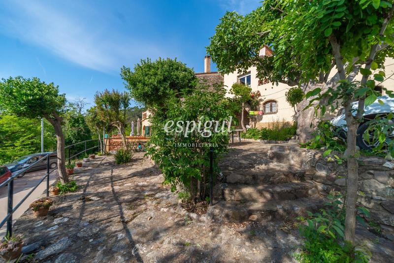 Foto 234abb2f-26e4-49a7-a2fc-5a3735df6133. Semi detached house with heating parking in Sant Daniel Girona