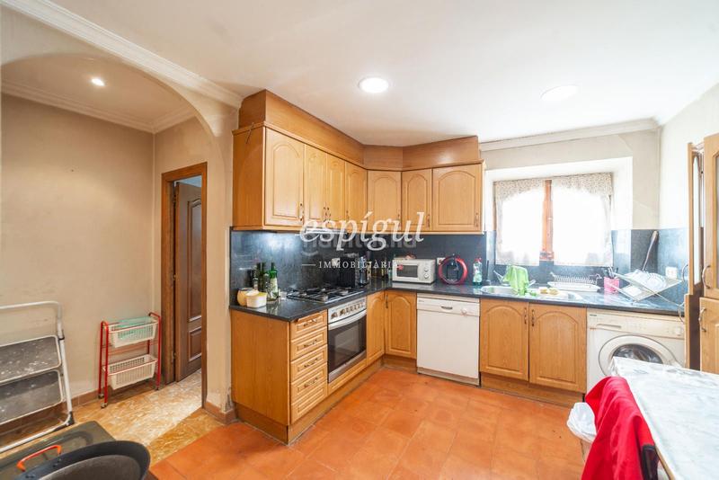 Foto 2c175596-ea4c-4077-b65a-76a3a7ca1be7. Semi detached house with heating parking in Sant Daniel Girona