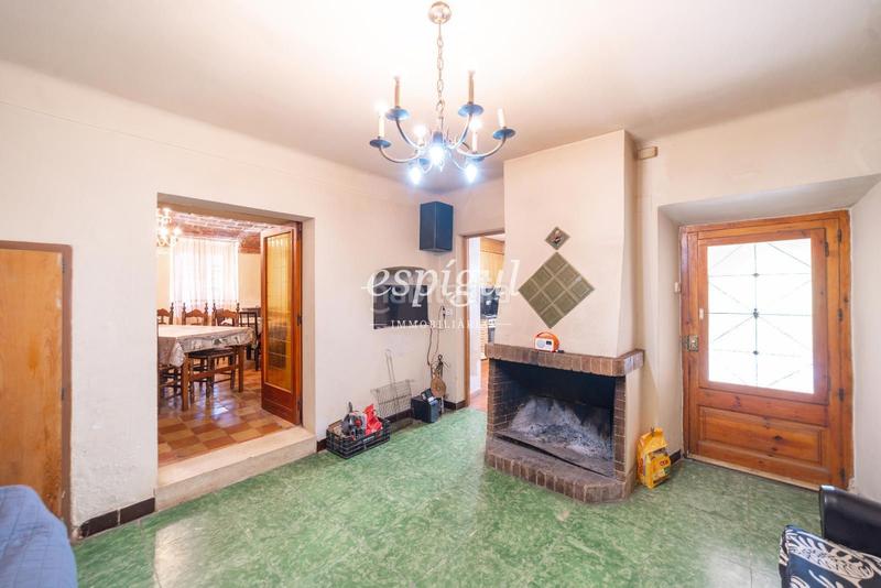 Foto 2f8b996c-340d-4414-8533-9845a583ef7d. Semi detached house with heating parking in Sant Daniel Girona