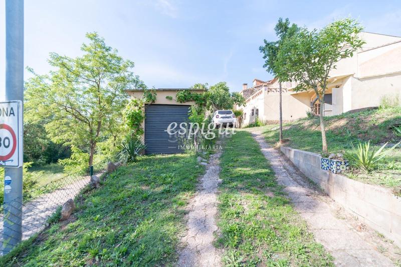 Foto ac9ce2f2-f46e-4f5c-8a30-726449694a1a. Semi detached house with heating parking in Sant Daniel Girona