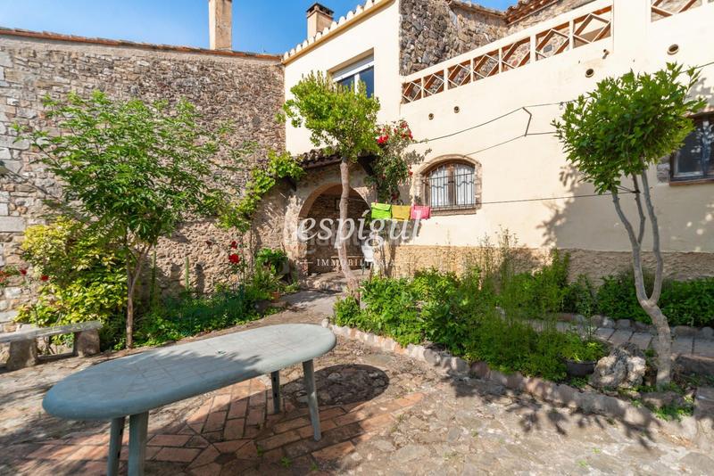 Foto c268706a-fb59-4ac1-a144-8e998a6b37f1. Semi detached house with heating parking in Sant Daniel Girona