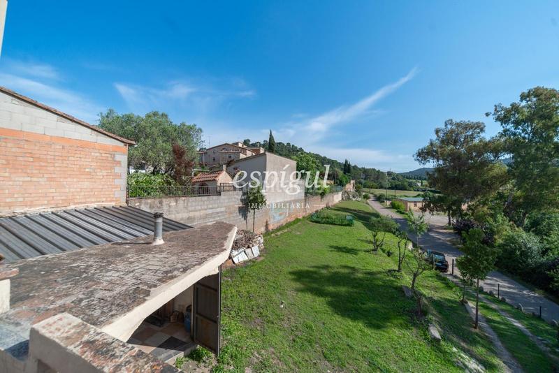 Foto c5a1e48b-cc53-4096-b962-e199403af458. Semi detached house with heating parking in Sant Daniel Girona