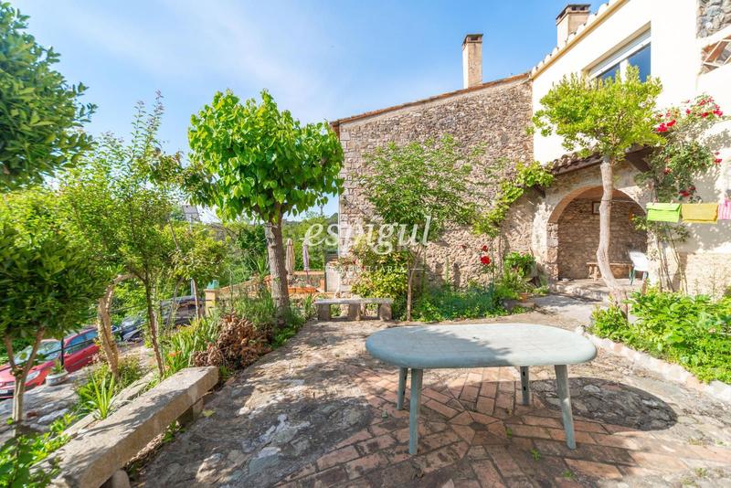 Foto c6908e92-973c-438c-8998-dea82b687803. Semi detached house with heating parking in Sant Daniel Girona