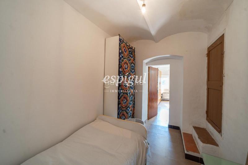 Foto e08ca457-22c6-416a-946d-c944ea25c1f7. Semi detached house with heating parking in Sant Daniel Girona