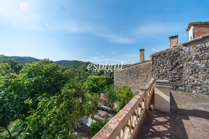 Foto ead53dd4-adb8-4868-8080-a078f1855b2a. Semi detached house with heating parking in Sant Daniel Girona